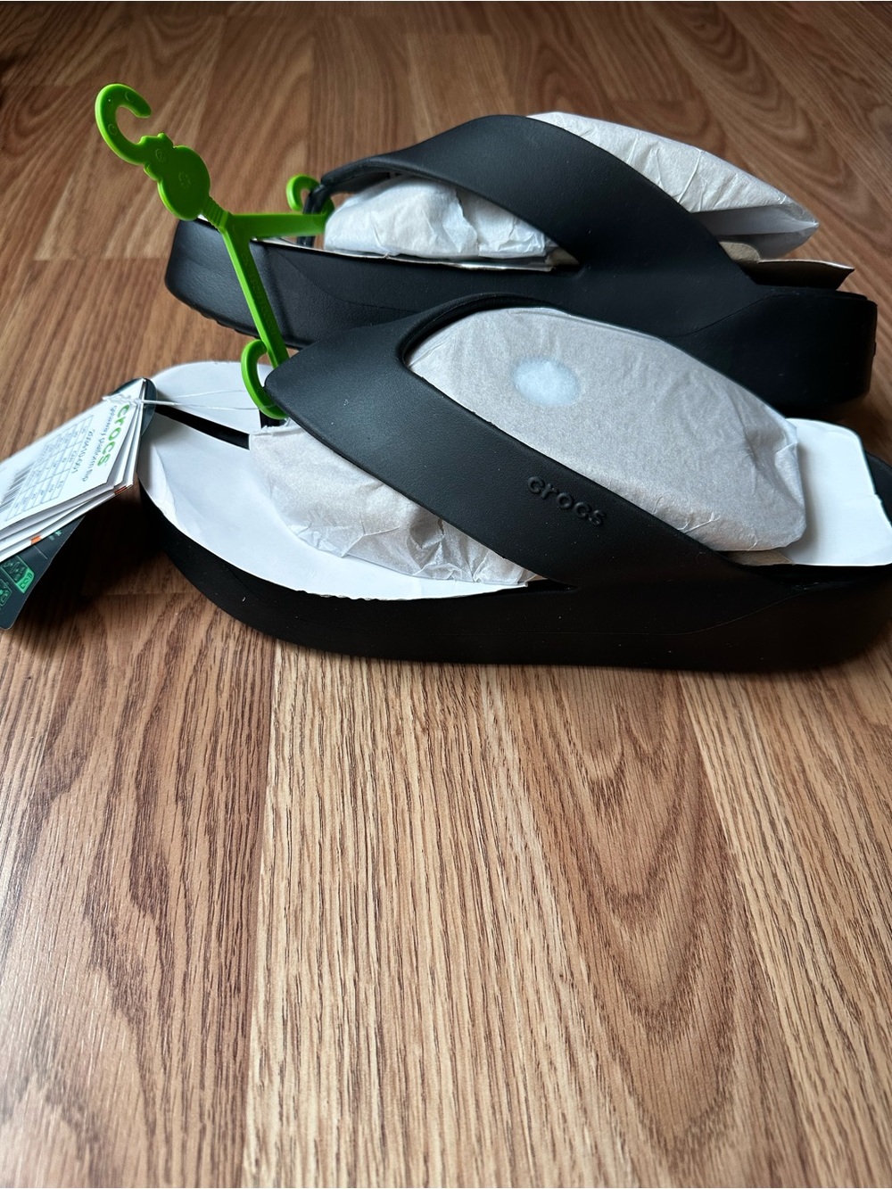 NWT Crocs Getaway Platform Black Flip Sandals
